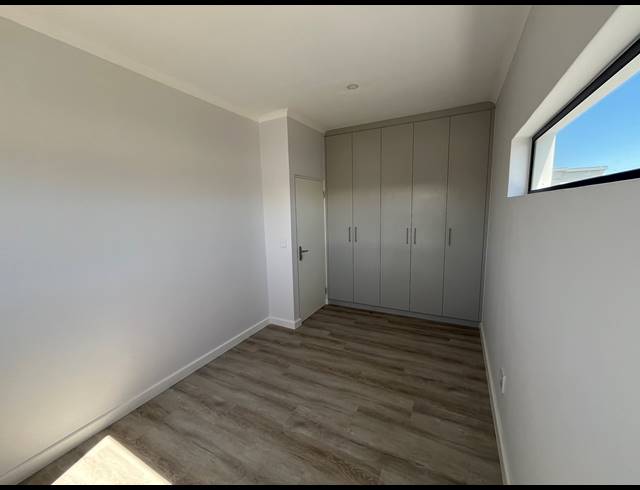 4 BEDROOM HOUSE FOR SALE IN SANDOWN
